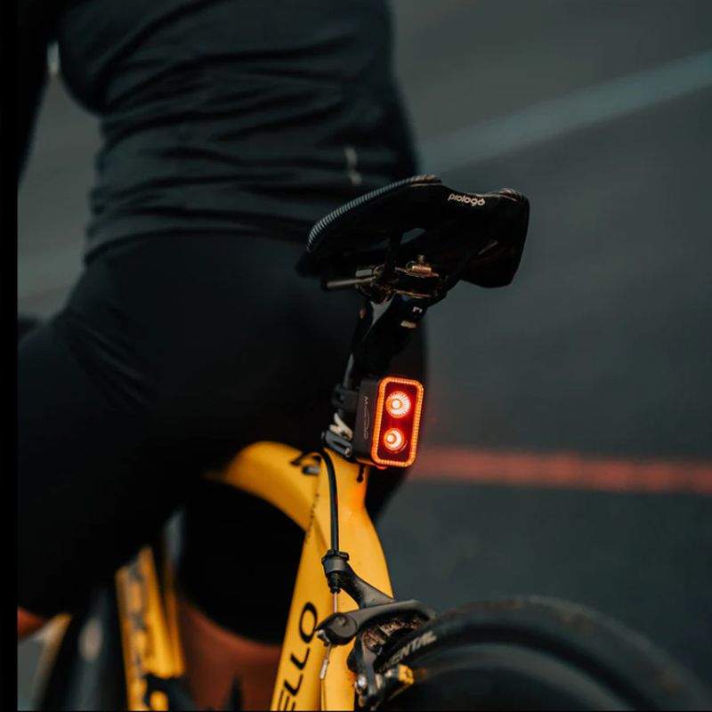 Magicshine SEEMEE300 Smart Baglygte 300 Lumen IPX6 Vandtæt LED for Cykelsikkerhed og 360° Synlighed