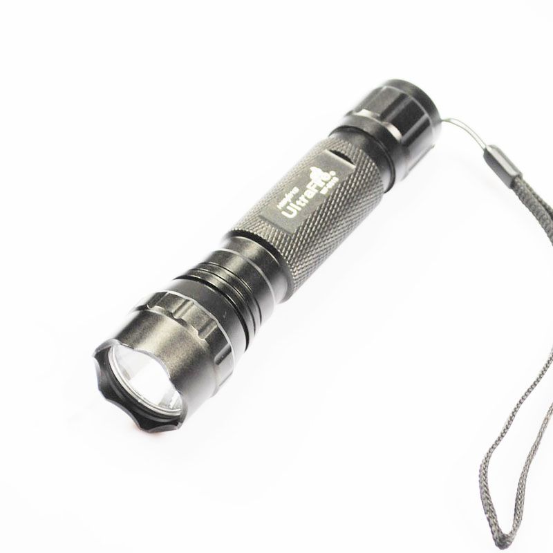 ULTRAFIRE WF-501B LED lommelygte 1300 lumen fem tilstande robust konstruktion camping og udendørs eventyr