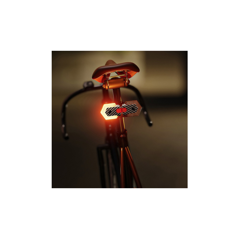 CarryBright Venligt 4-delt Kulfiber Cykellygtesæt | USB Genopladelig, Blinklys For/Bag, Fjernbetjening