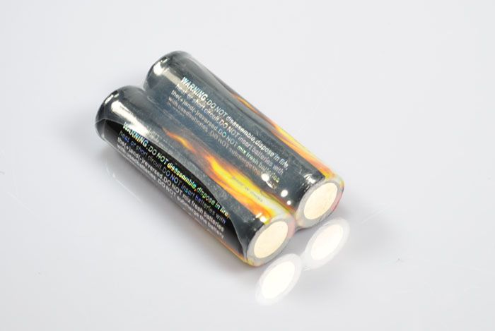 TrustFire 18650 2400mAh Li-ion genopladeligt batteri Langvarig sikker strøm til lommelygter og spil