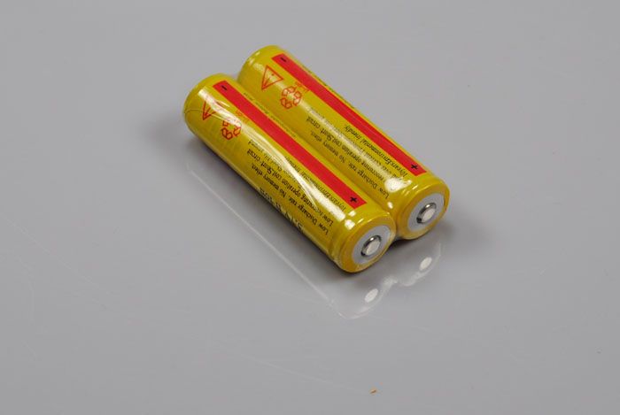 UltraFire BRC 18650 Genopladeligt Li-ion batteri par med høj kapacitet til lommelygter og kameraer 3600mAh