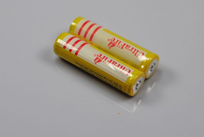 UltraFire BRC 18650 Genopladeligt Li-ion batteri par med høj kapacitet til lommelygter og kameraer 3600mAh
