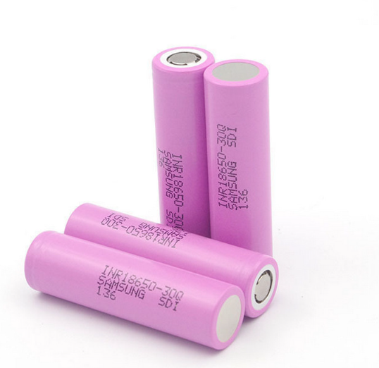30Q 3.7V 3000mAh 18650 Genopladeligt batteri (4-pak)