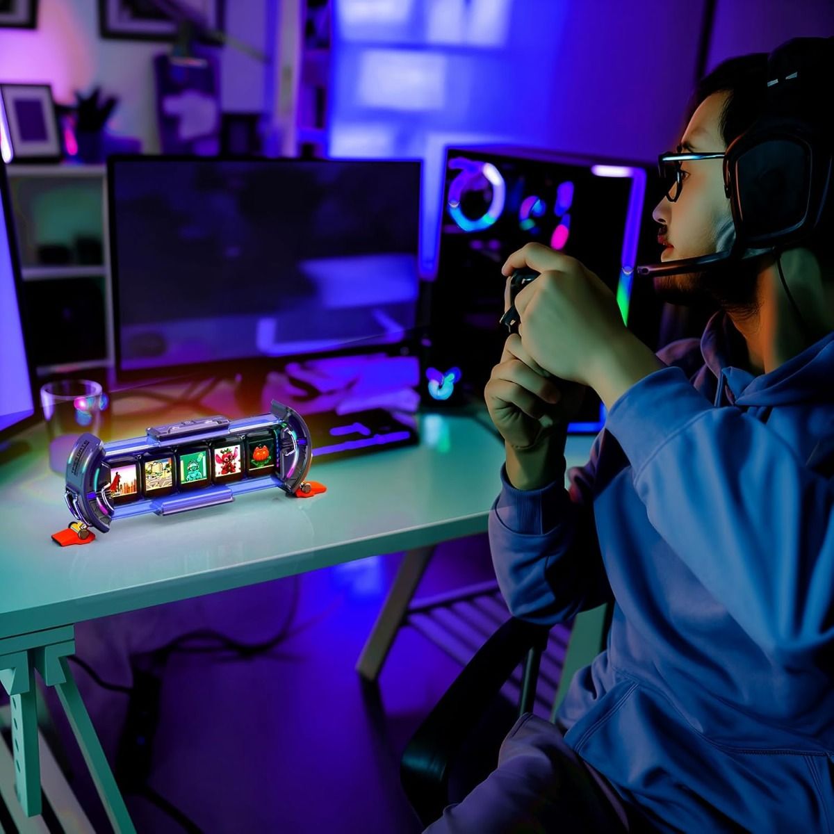 Divoom Times Gate - Cyberpunk Gaming Setup Digitalt vækkeur, Smart app, WiFi-forbindelse, RGB LED-skærm, Personlig finans- og Bitcoin-dashboard, Pixel Art til gaming-rum og kontorindretning